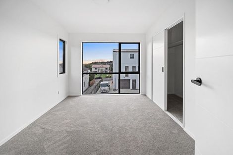 Photo of property in 4/17 Sunnyfield Crescent, Glenfield, Auckland, 0629