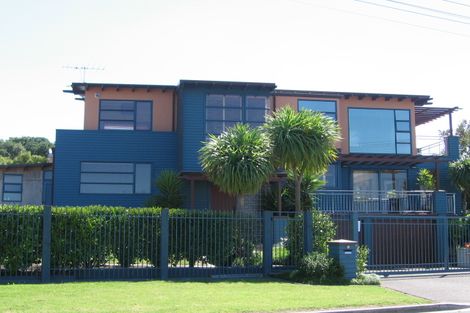 Photo of property in 14 Brighton Terrace, Murrays Bay, Auckland, 0630