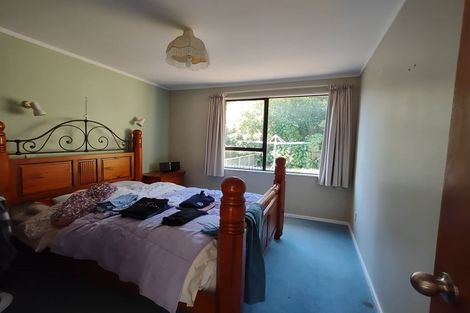 Photo of property in 11 Kinnel Grove, Papakowhai, Porirua, 5024