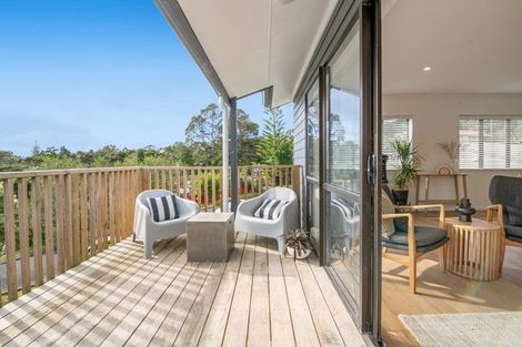 Photo of property in 11 Randal Place, Bayview, Auckland, 0629