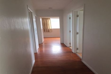 Photo of property in 48 Lauderdale Road, Birkdale, Auckland, 0626