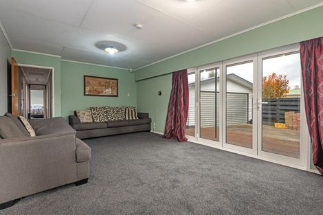 Photo of property in 22 Motuoapa Place, Kelvin Grove, Palmerston North, 4414