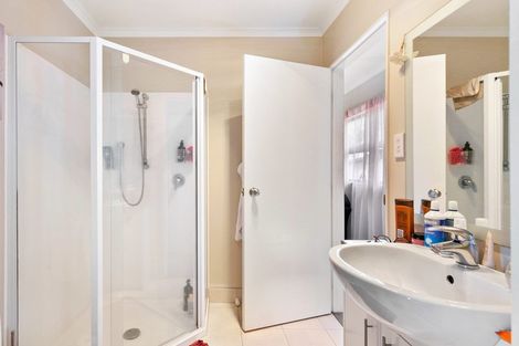 Photo of property in 86a Barrys Road, Glendene, Auckland, 0602