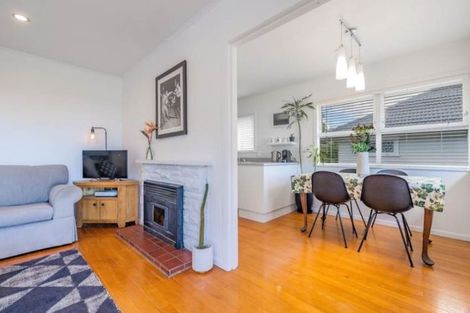 Photo of property in 37 Rosalind Road, Glenfield, Auckland, 0629