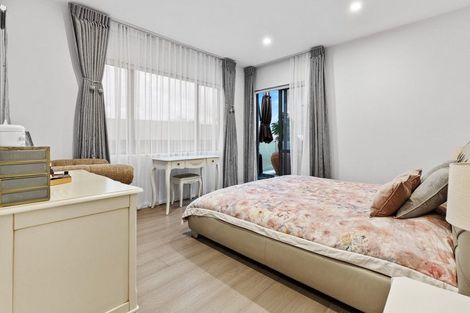 Photo of property in 26a Bernleigh Terrace, West Harbour, Auckland, 0618