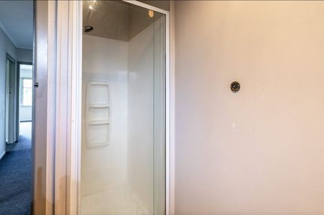 Photo of property in 51 Tirimoana Road, Te Atatu South, Auckland, 0602