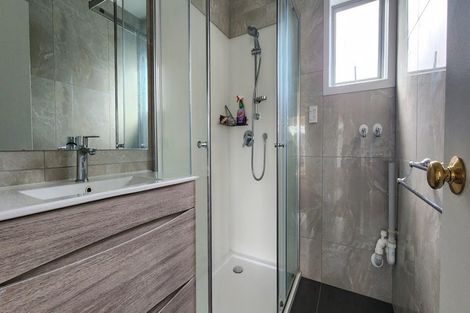 Photo of property in 110 Lauderdale Road, Birkdale, Auckland, 0626