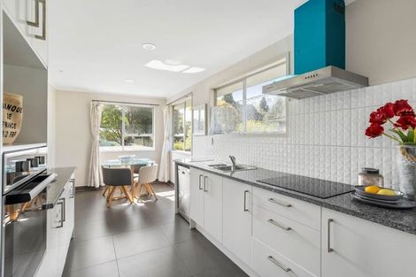 Photo of property in 39 Onedin Place, Titirangi, Auckland, 0604