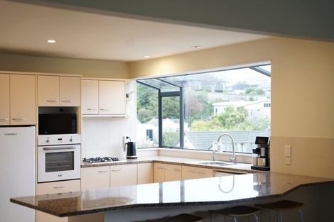 Photo of property in 31 Lanyon Place, Whitby, Porirua, 5024
