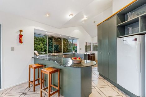 Photo of property in 2/24 Carlisle Road, Browns Bay, Auckland, 0630