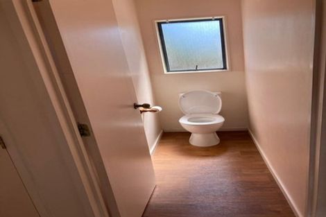 Photo of property in 10 Loughanure Place, Massey, Auckland, 0614