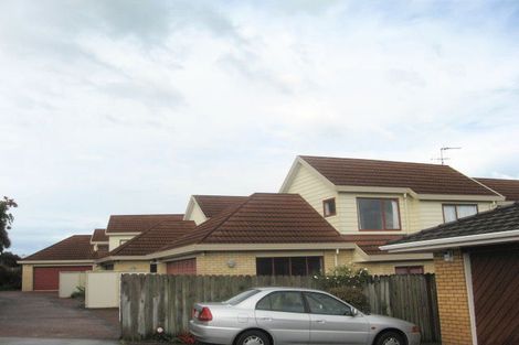 Photo of property in 1/97 Aviemore Drive, Highland Park, Auckland, 2010