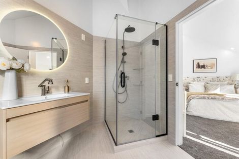 Photo of property in 2/19 Rodney Road, Northcote Point, Auckland, 0627