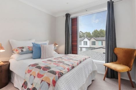 Photo of property in 9f Clearwater Cove, West Harbour, Auckland, 0618