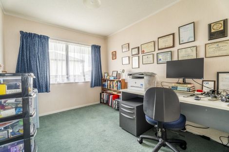 Photo of property in 9 Chastudon Place, Tawa, Wellington, 5028