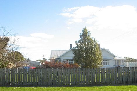 Photo of property in 16 Terrace Street, Marton, 4710