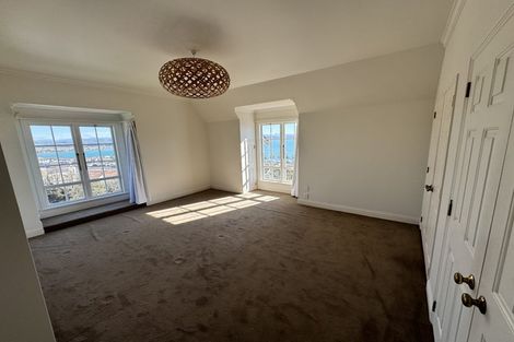 Photo of property in 14 Roslyn Road, Bluff Hill, Napier, 4110