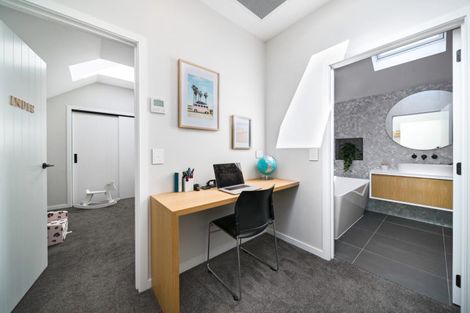 Photo of property in 17 Double Cone Road, Jacks Point, Queenstown, 9371