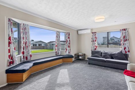 Photo of property in 6 Arnold Grove, Paraparaumu Beach, Paraparaumu, 5032