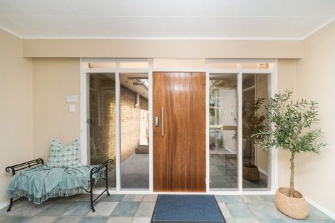 Photo of property in 65 Wikiriwhi Crescent, Awapuni, Palmerston North, 4412