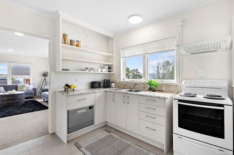 Photo of property in 1/342 Lake Road, Hauraki, Auckland, 0622