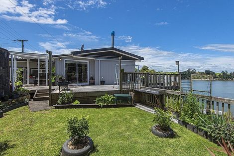 Photo of property in 2 High Street, Pahi, Paparoa, 0571