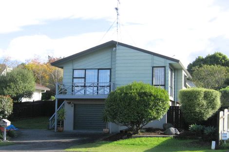 Photo of property in 42 Gosford Drive, Botany Downs, Auckland, 2010