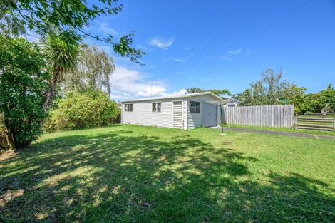 Photo of property in 16 Waimumu Road, Massey, Auckland, 0614