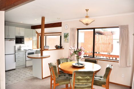 Photo of property in 14 Kendale Drive, Leigh, 0985