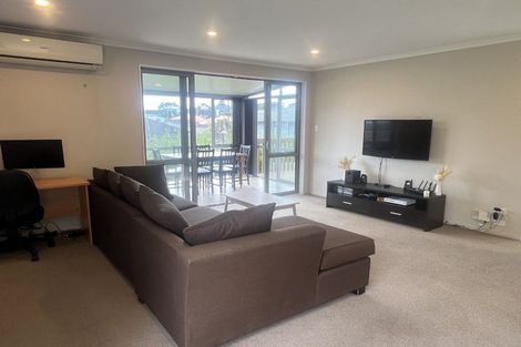 Photo of property in 13a Gilfillan Street, Blockhouse Bay, Auckland, 0600