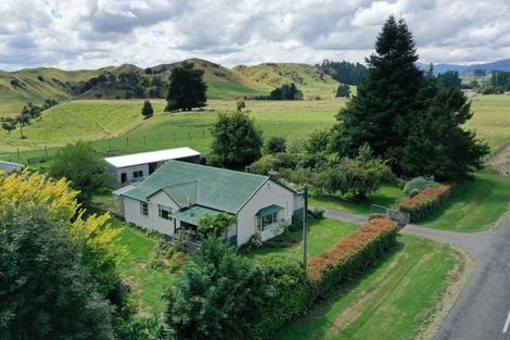 Photo of property in 2337 Rangiwahia Road, Rangiwahia, Kimbolton, 4774