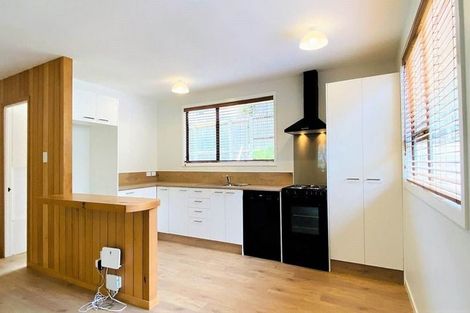 Photo of property in 2/6 Cresta Avenue, Beach Haven, Auckland, 0626