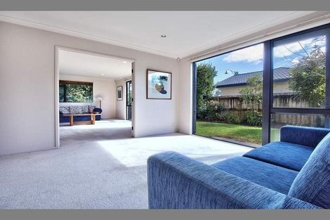 Photo of property in 2 Tollana Road, Te Atatu Peninsula, Auckland, 0610