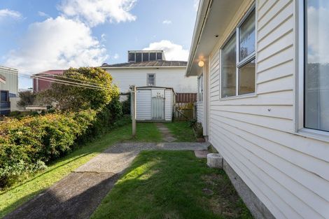Photo of property in 1e Herewini Street, Titahi Bay, Porirua, 5022