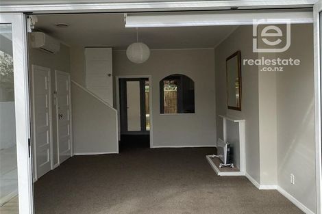 Photo of property in 70 Alverston Street, Waterview, Auckland, 1026
