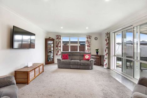 Photo of property in 15 Serenity Crescent, Kelvin Grove, Palmerston North, 4414
