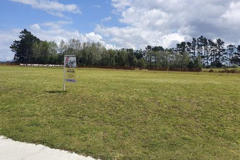 Photo of property in 47 Te Taniwha Road, One Tree Point, 0118