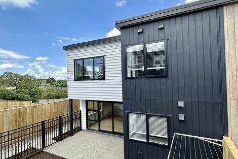 Photo of property in 1090a Great North Road, Point Chevalier, Auckland, 1022