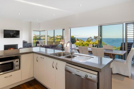 Photo of property in 22 Wonderview Road, Leigh, 0985