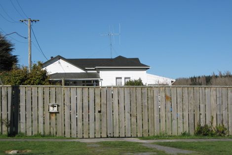 Photo of property in 8 Rangatira Road, Hunterville, 4730