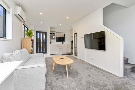 Photo of property in 2/137 View Road, Sunnyvale, Auckland, 0612