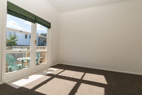 Photo of property in 2/3 Rogan Street, Mount Roskill, Auckland, 1041