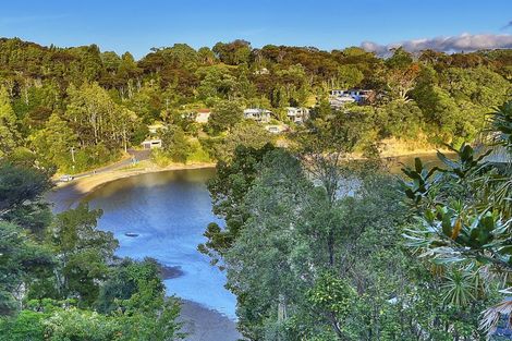 Photo of property in 11 Paturoa Road, Titirangi, Auckland, 0604