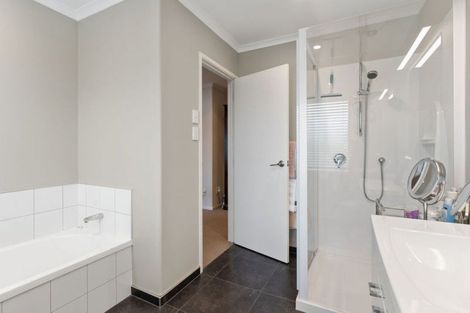 Photo of property in 40 Armstrong Avenue, Carterton, 5713