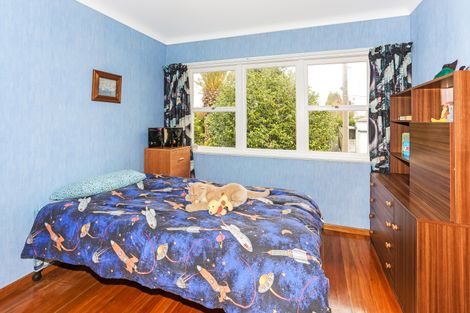 Photo of property in 8 Youngs Road, Papakura, 2110