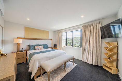 Photo of property in 3 Cirrus Close, Newlands, Wellington, 6037