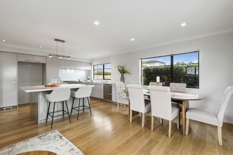 Photo of property in 94 Oakway Drive, Schnapper Rock, Auckland, 0632