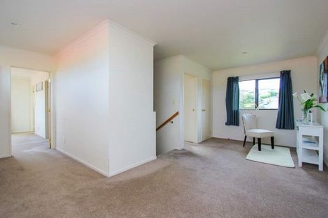 Photo of property in 23 Medallion Drive, Oteha, Auckland, 0632