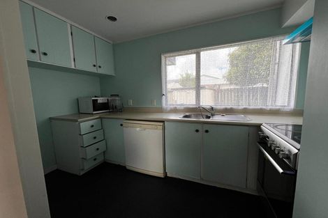 Photo of property in 3/15 Swanson Road, Henderson, Auckland, 0610