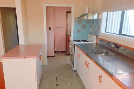 Photo of property in 2/64 Mcleod Road, Te Atatu South, Auckland, 0610